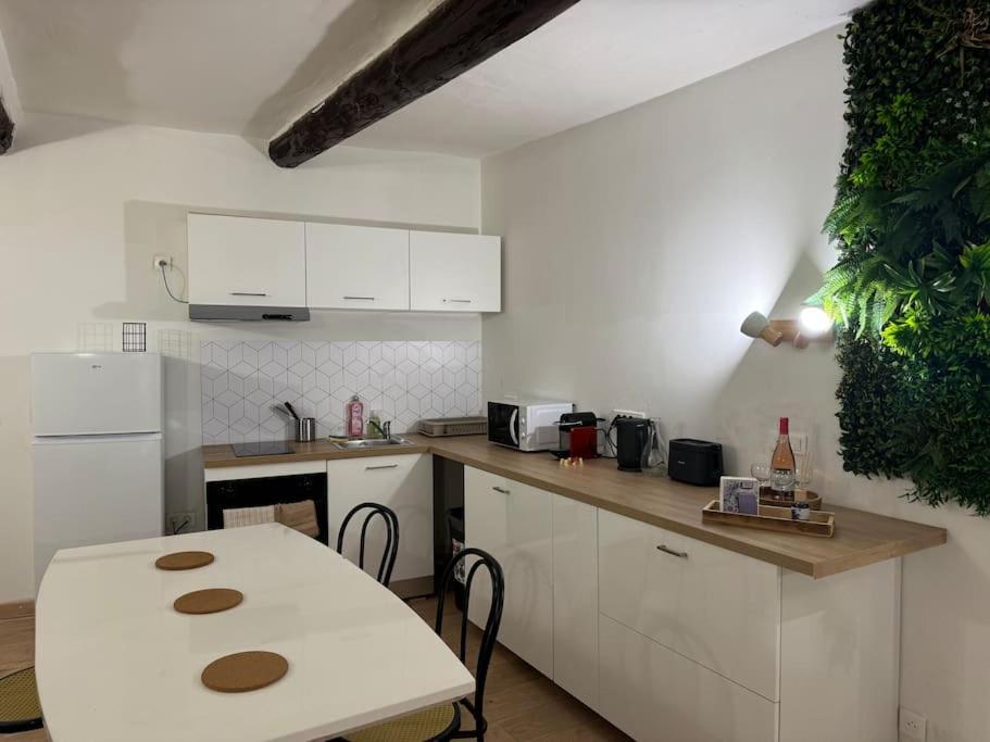 Appartement T2 Cosy Centre-Ville Pernes-les-Fontaines Ngoại thất bức ảnh